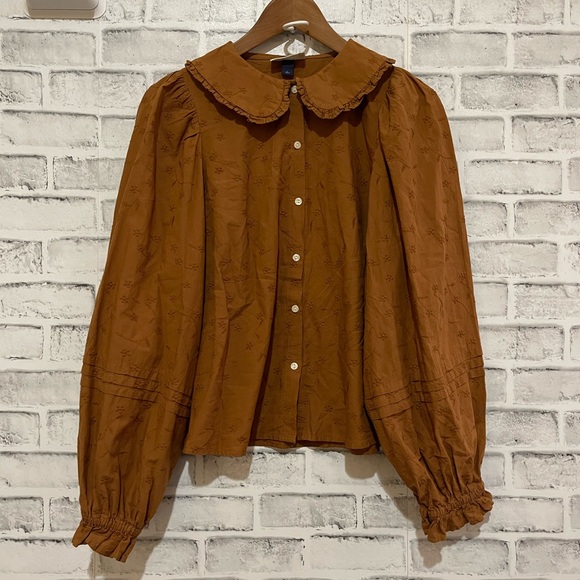 Universal Thread Tops - Women’s Universal Thread camel colored embroidered floral blouse Large